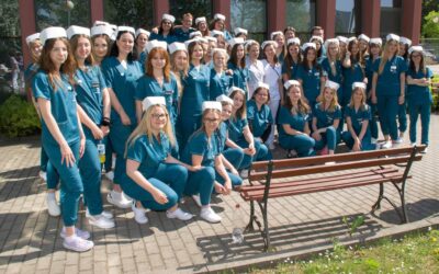 „Przyjmuję nadany mi tytuł pielęgniarki i uroczyście przyrzekam…”