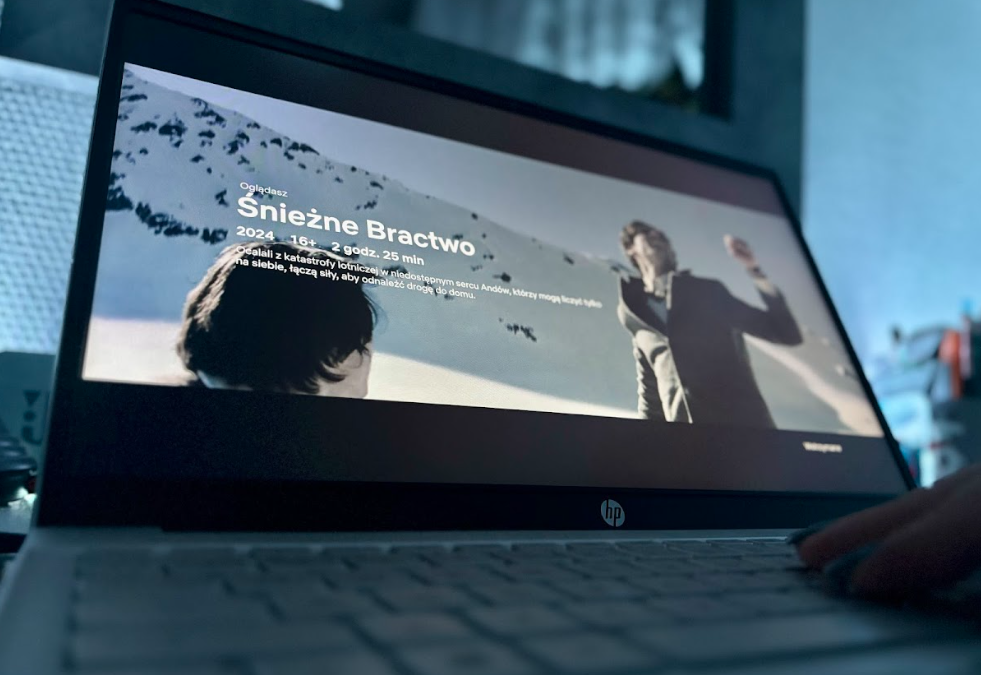 Śnieżne bractwo – kiedy moralność przestaje mieć znaczenie